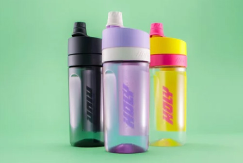 Greiner Packaging’s innovative Syrup Bottle with integrated dosing system for HOLY